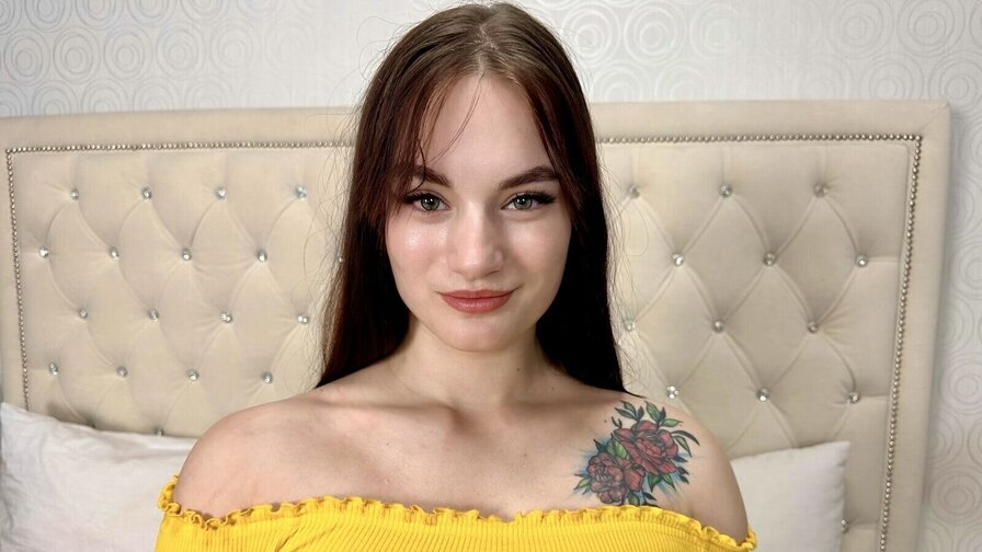Free Live Sex Chat With ElleMills
