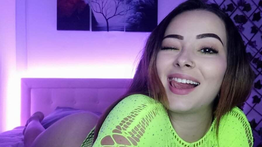 Free Live Sex Chat With KylieCollin