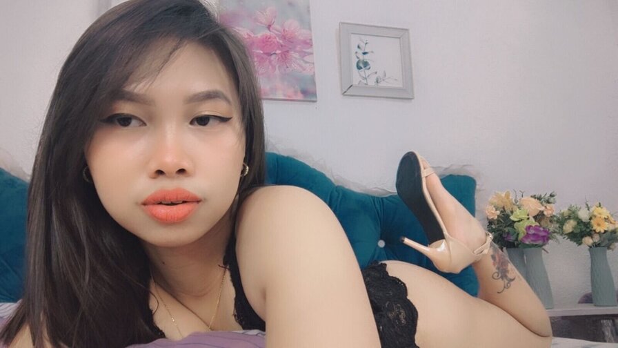 Free Live Sex Chat With AickoChann
