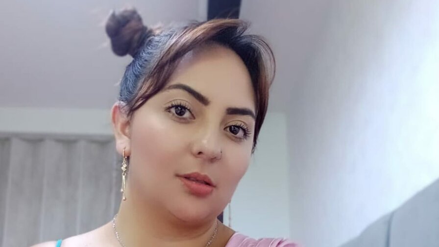 Free Live Sex Chat With Akuchi