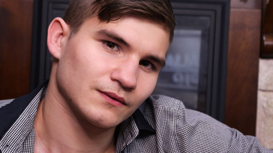 Free Live Sex Chat With AlanOneil
