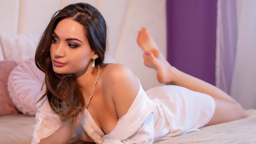 Free Live Sex Chat With AmbraEmms