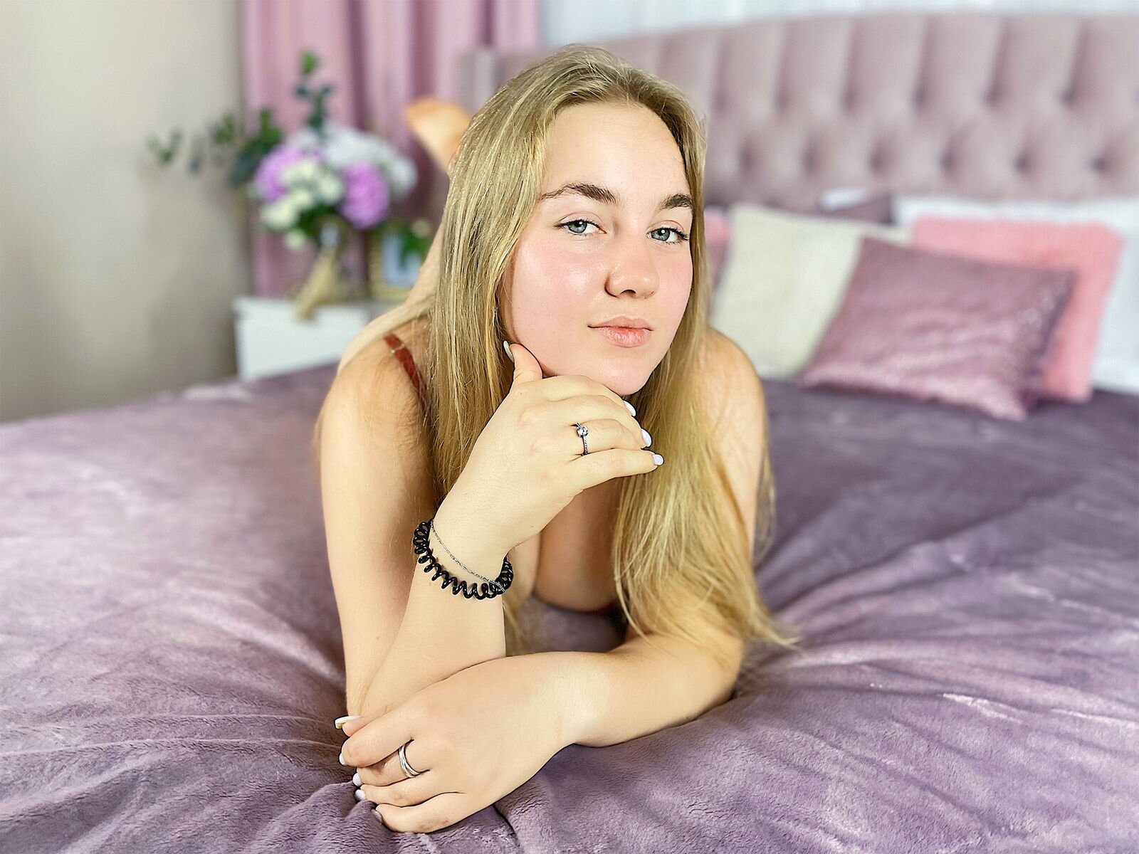 Free Live Sex Chat With AmiSanders
