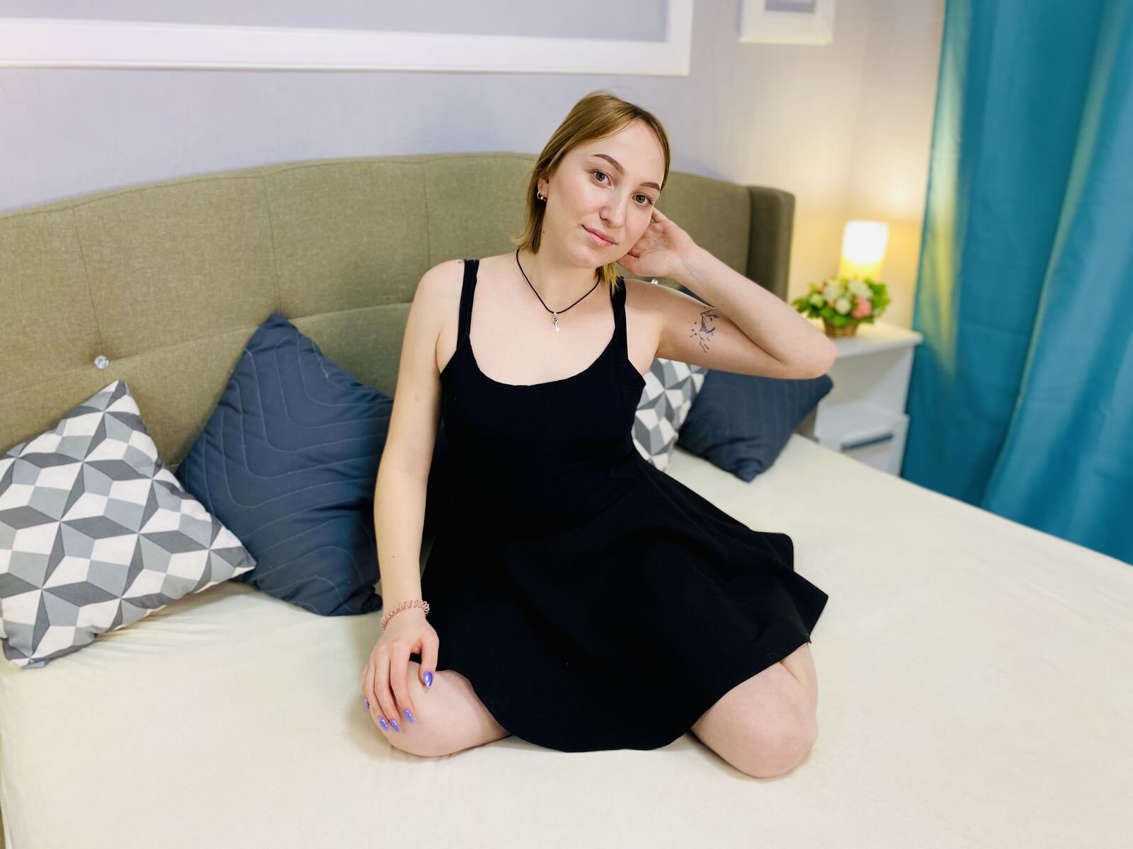 Free Live Sex Chat With AshleyAmes