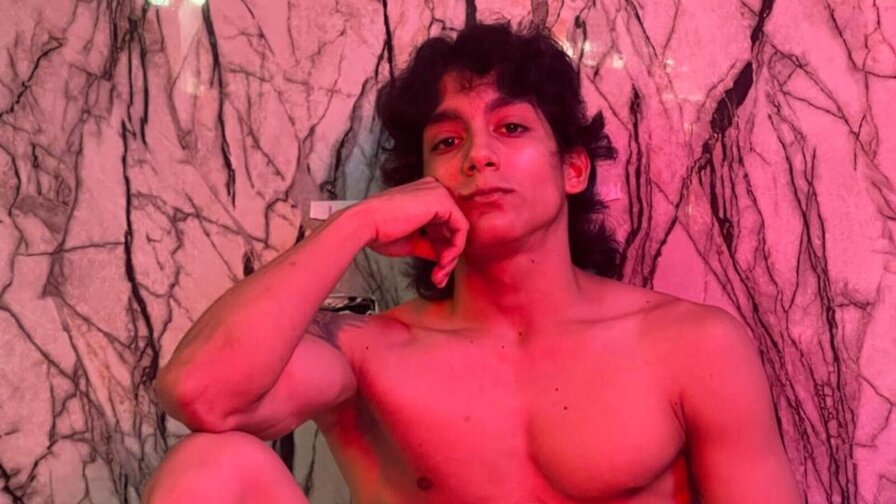 Free Live Sex Chat With AxelRose