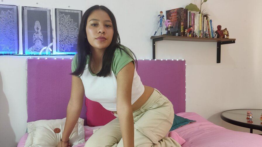 Free Live Sex Chat With BlondieCooper