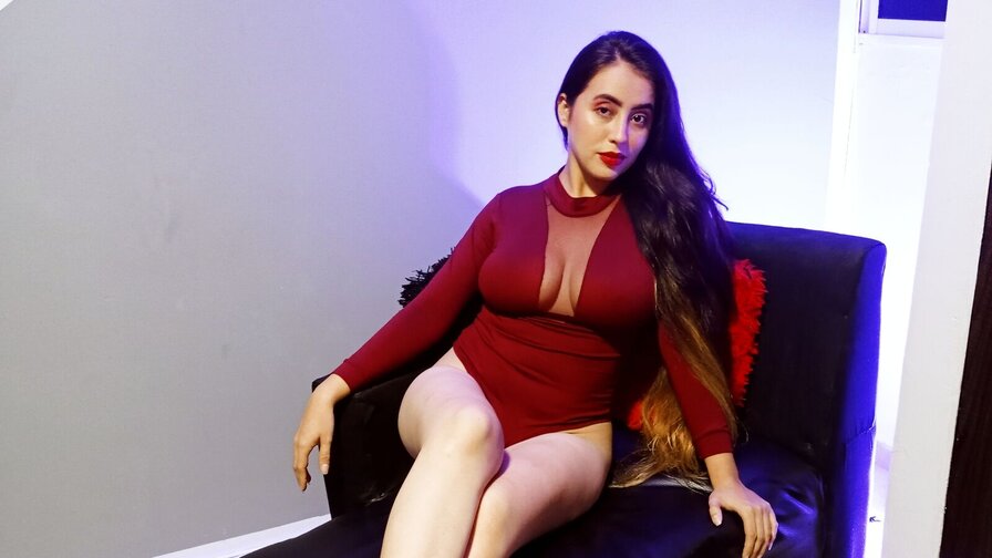 Free Live Sex Chat With CamilaMirandal