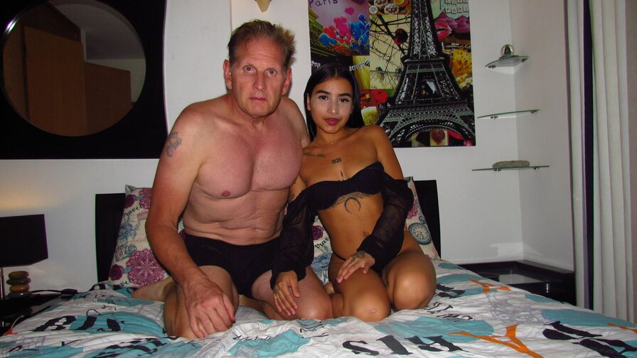 Free Live Sex Chat With CarlosAndSofia