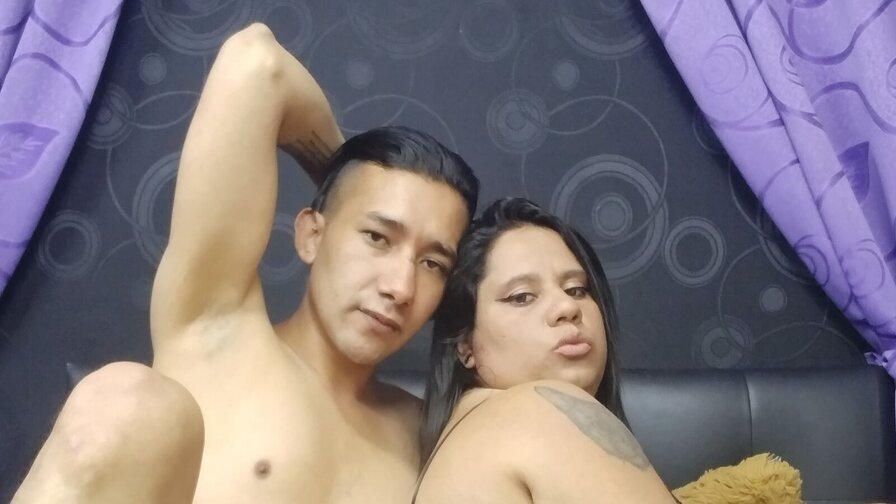 Free Live Sex Chat With CarlosandFreya