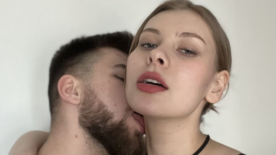 Free Live Sex Chat With ChrisAndMikki