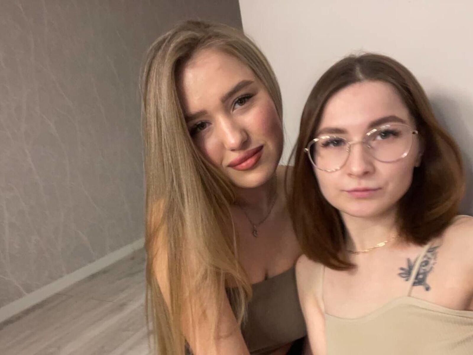 Free Live Sex Chat With DaisyAndSunniva