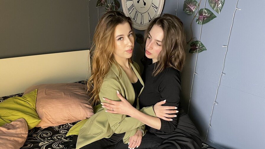 Free Live Sex Chat With DaryanAndAlice