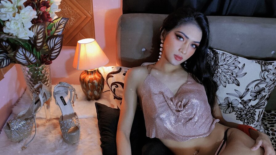 Free Live Sex Chat With DiannaJenner