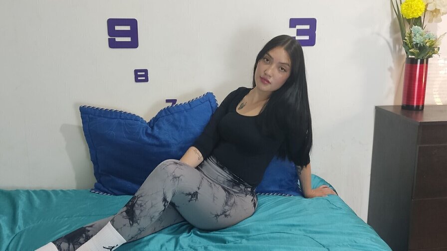 Free Live Sex Chat With DominiqueLeroy