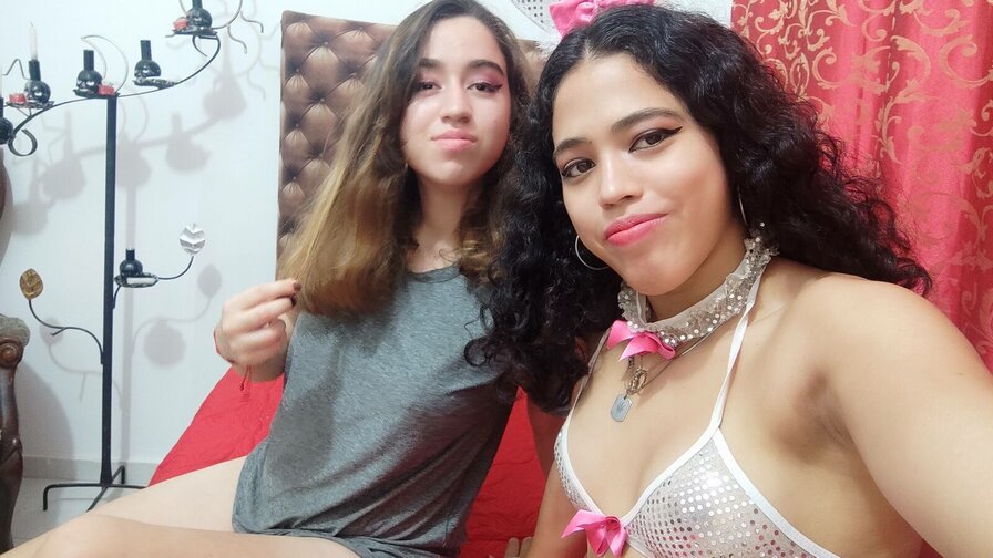 Free Live Sex Chat With EmilieAndWendy