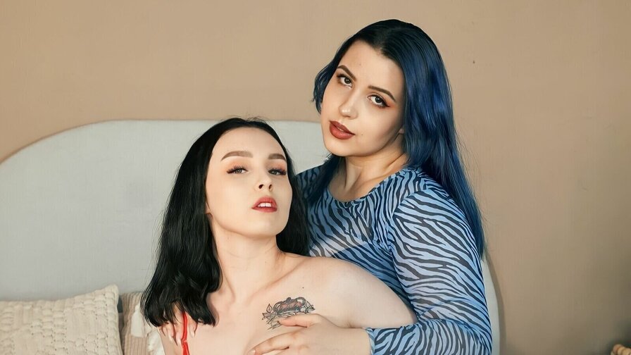 Free Live Sex Chat With EmyAndTiffany