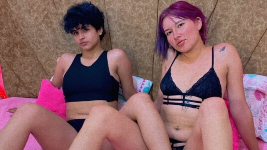 Free Live Sex Chat With EvaAndLilith
