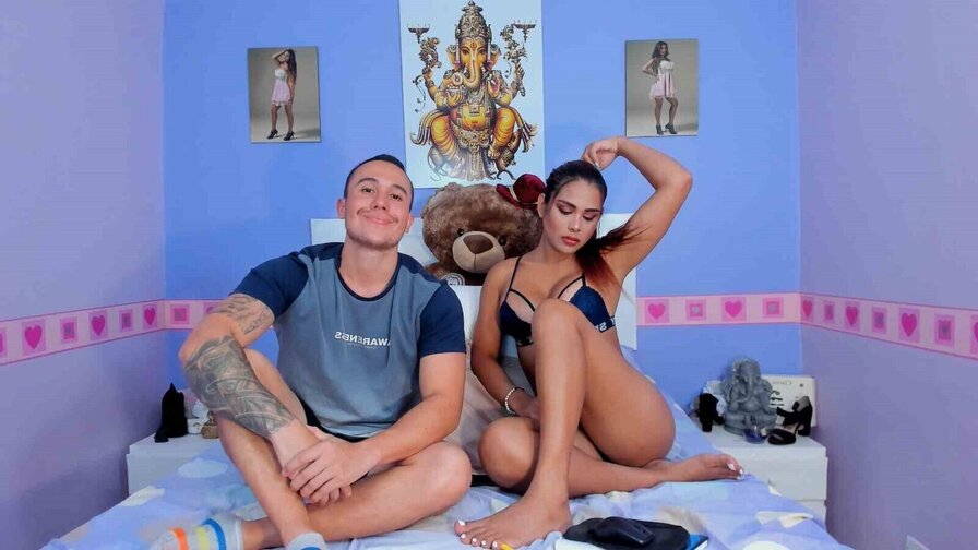 Free Live Sex Chat With FelipeandShadia