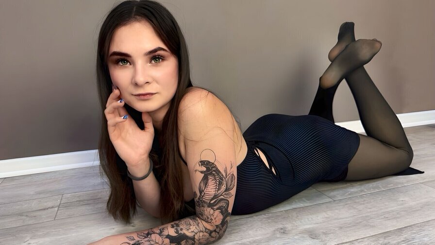 Free Live Sex Chat With FionnaCollins