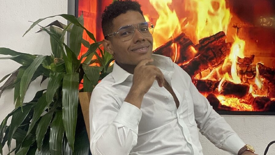Free Live Sex Chat With GeraltMiller