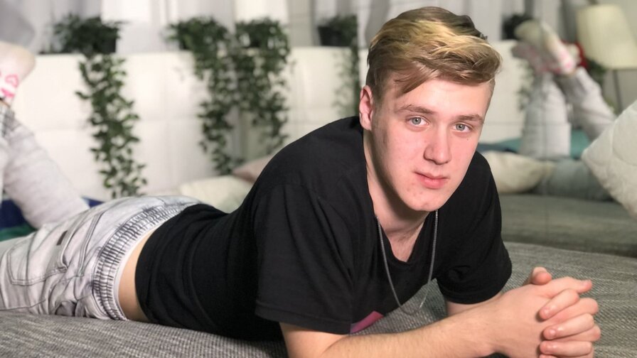 Free Live Sex Chat With HarryJohnson
