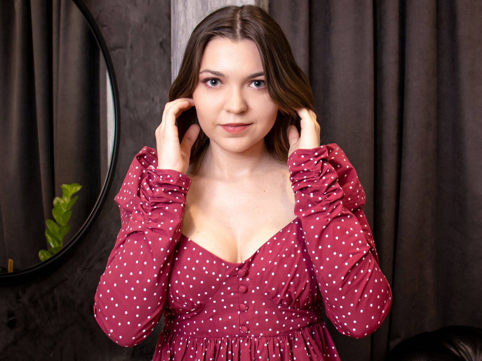 Free Live Sex Chat With HollyLambert
