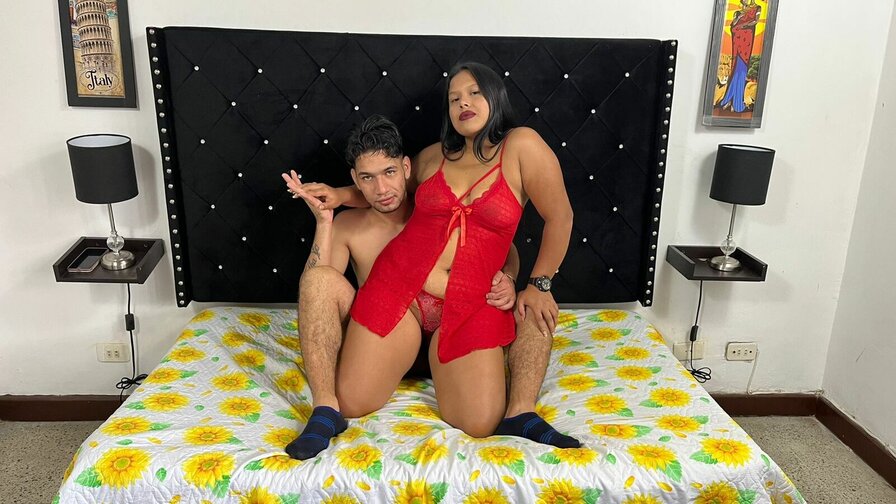 Free Live Sex Chat With IsaacAndBritany