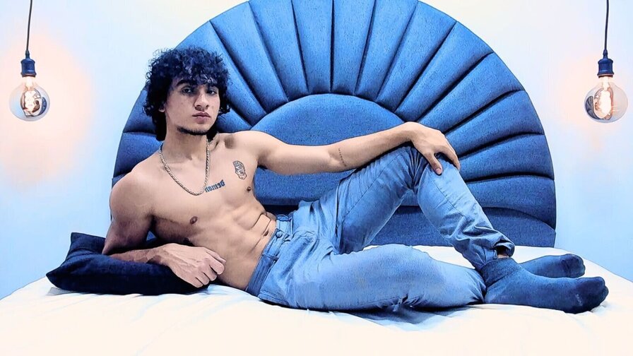 Free Live Sex Chat With JackesTaylor