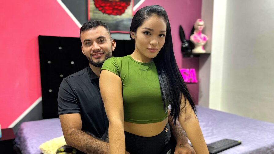 Free Live Sex Chat With JorbelAndKarol