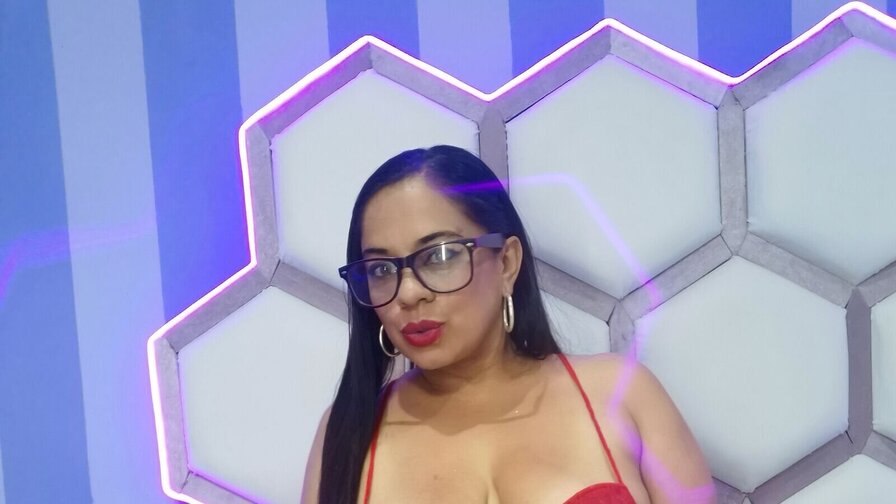 Free Live Sex Chat With JulianaBecker