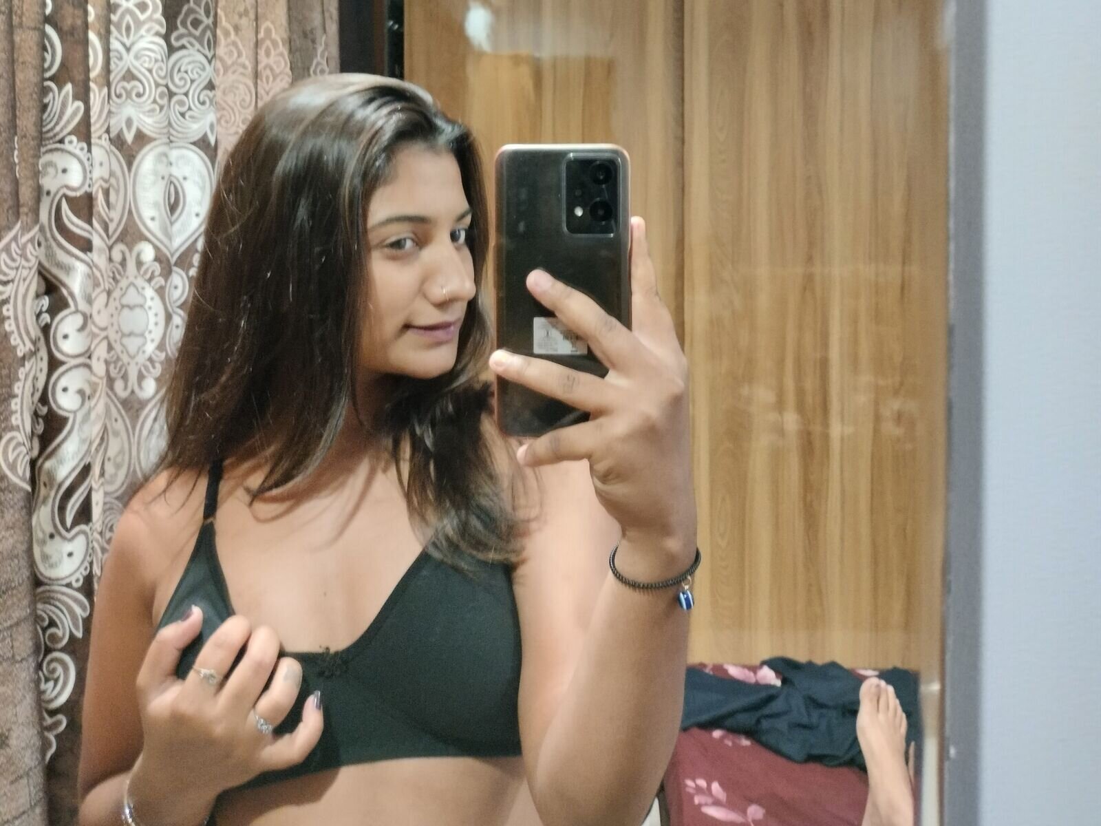 Free Live Sex Chat With KaseyNikhol