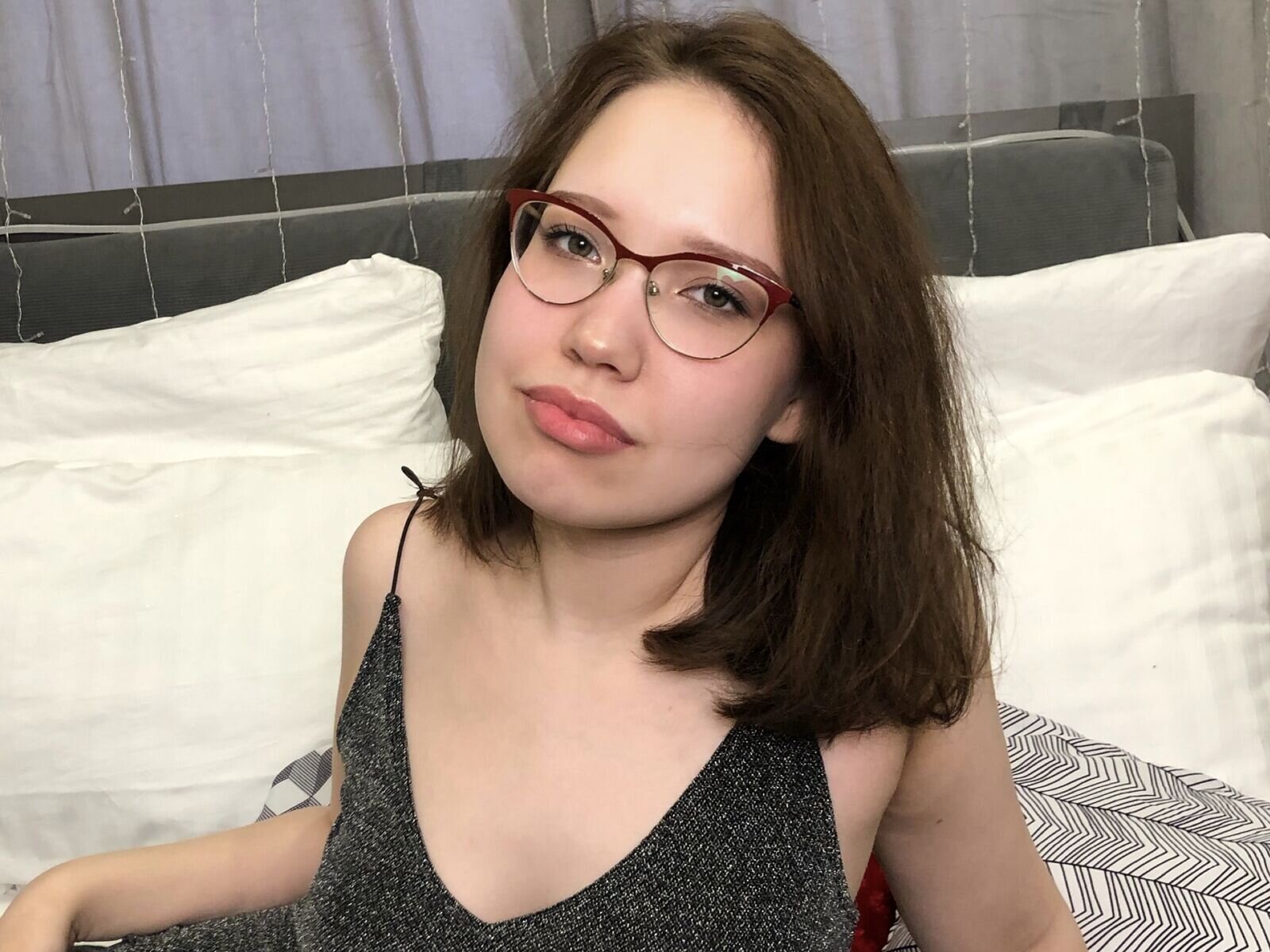 Free Live Sex Chat With KiraAtkins