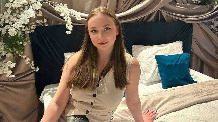 Free Live Sex Chat With LeonaRoss