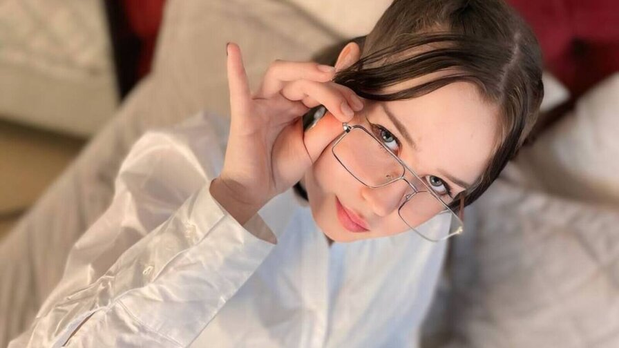 Free Live Sex Chat With LunaCrow