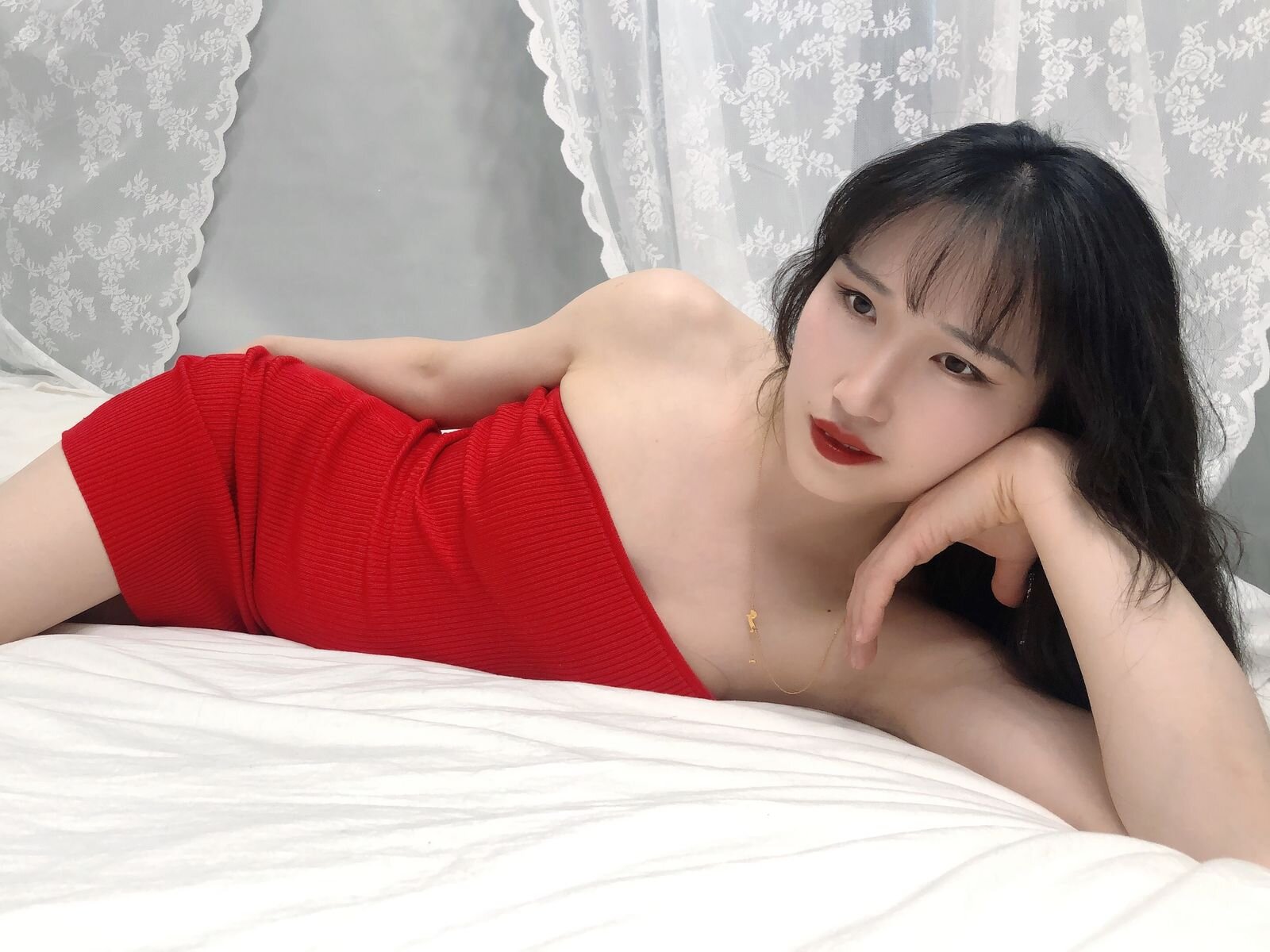 Free Live Sex Chat With LunaTang