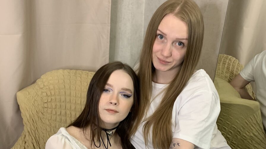 Free Live Sex Chat With LynnAndErlina