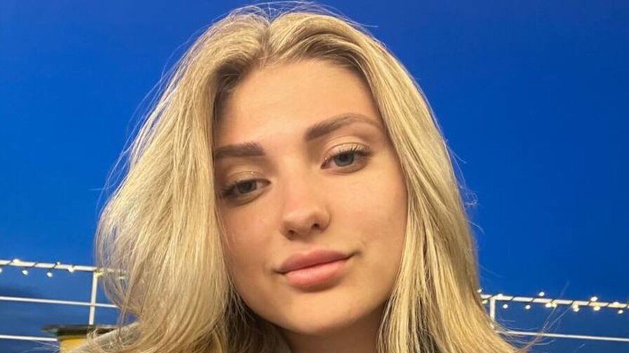 Free Live Sex Chat With MaeBlacknall