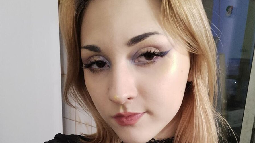 Free Live Sex Chat With MakkyPiercen