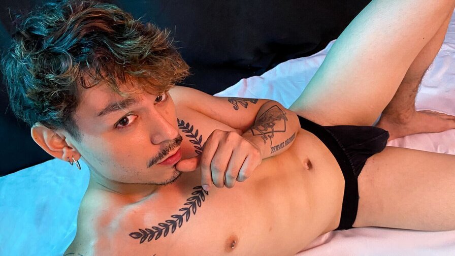 Free Live Sex Chat With ManoloSerrano