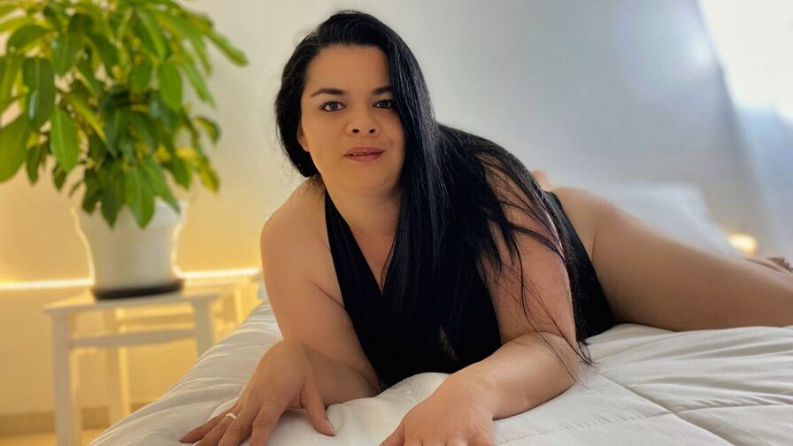 Free Live Sex Chat With MaraMendez