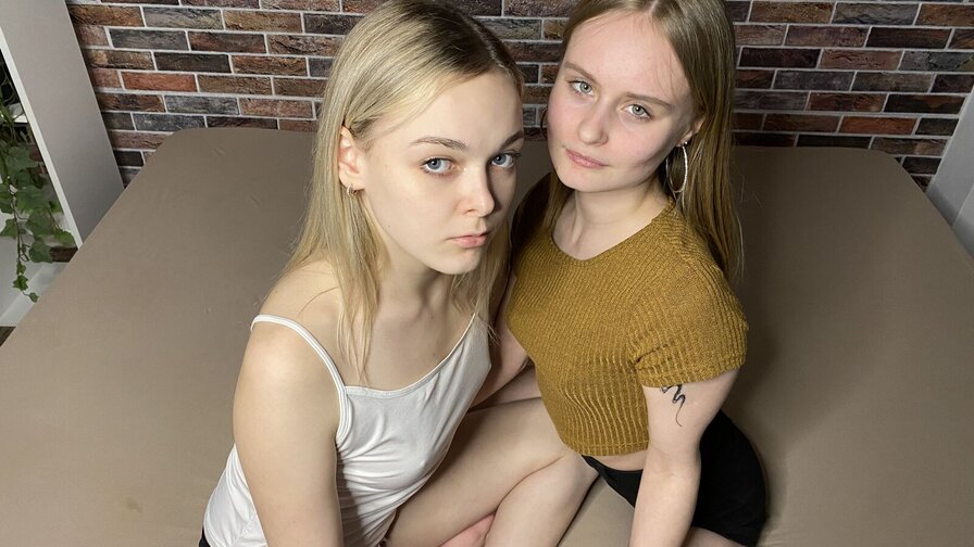Free Live Sex Chat With MariaAndDorothy