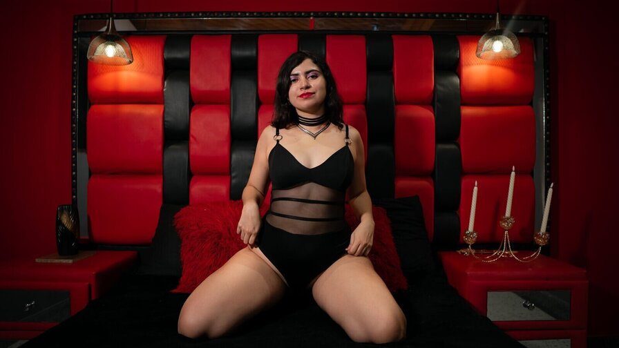 Free Live Sex Chat With MarinaHuerta