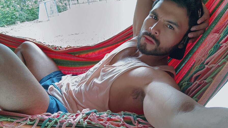 Free Live Sex Chat With MauricioTrejos
