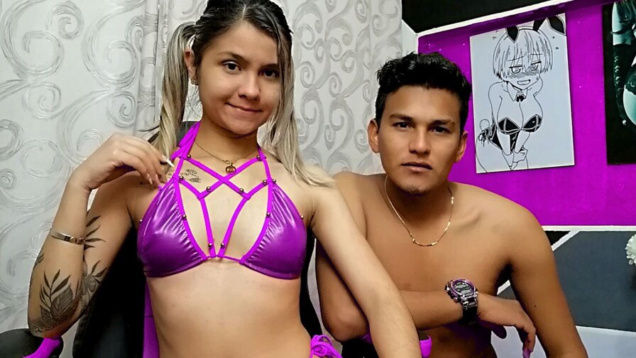 Free Live Sex Chat With MaxineandMaximo