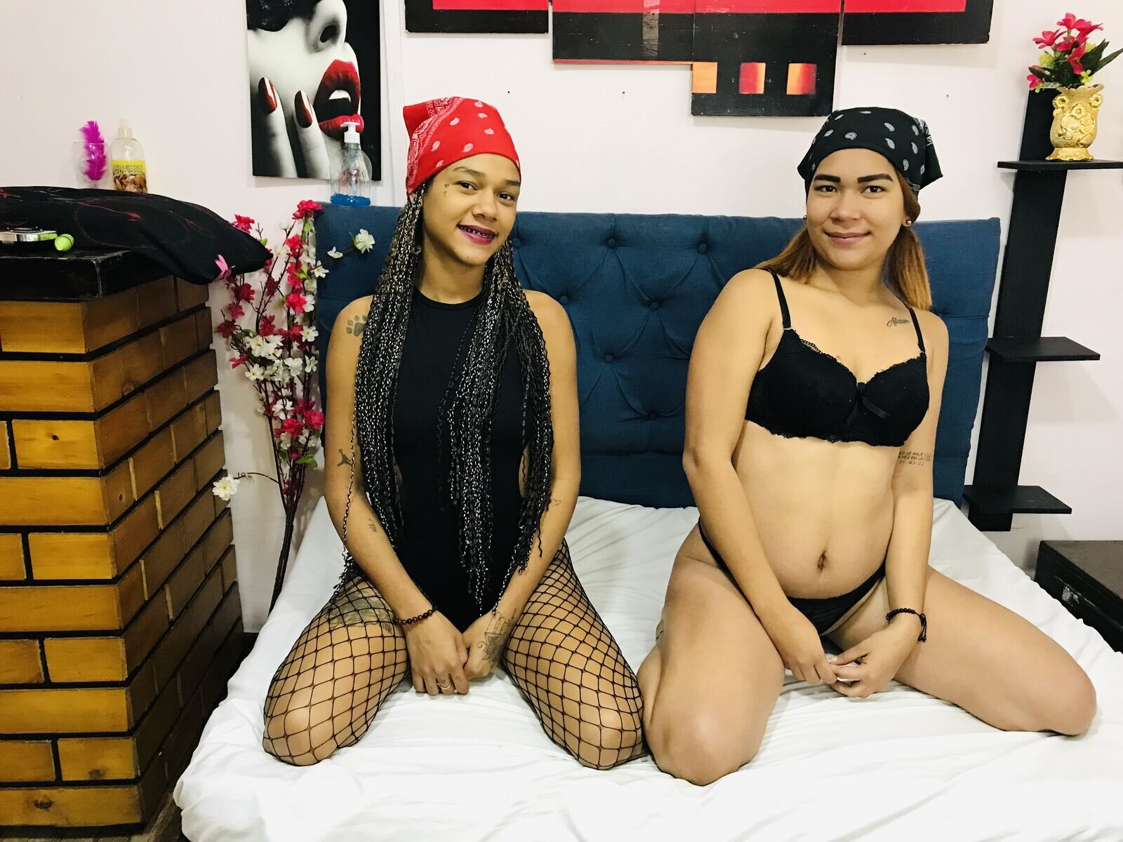 Free Live Sex Chat With NataliaAndDulce