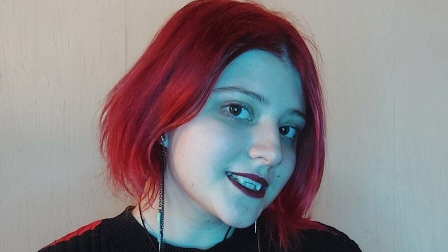 Free Live Sex Chat With PoppyBlom