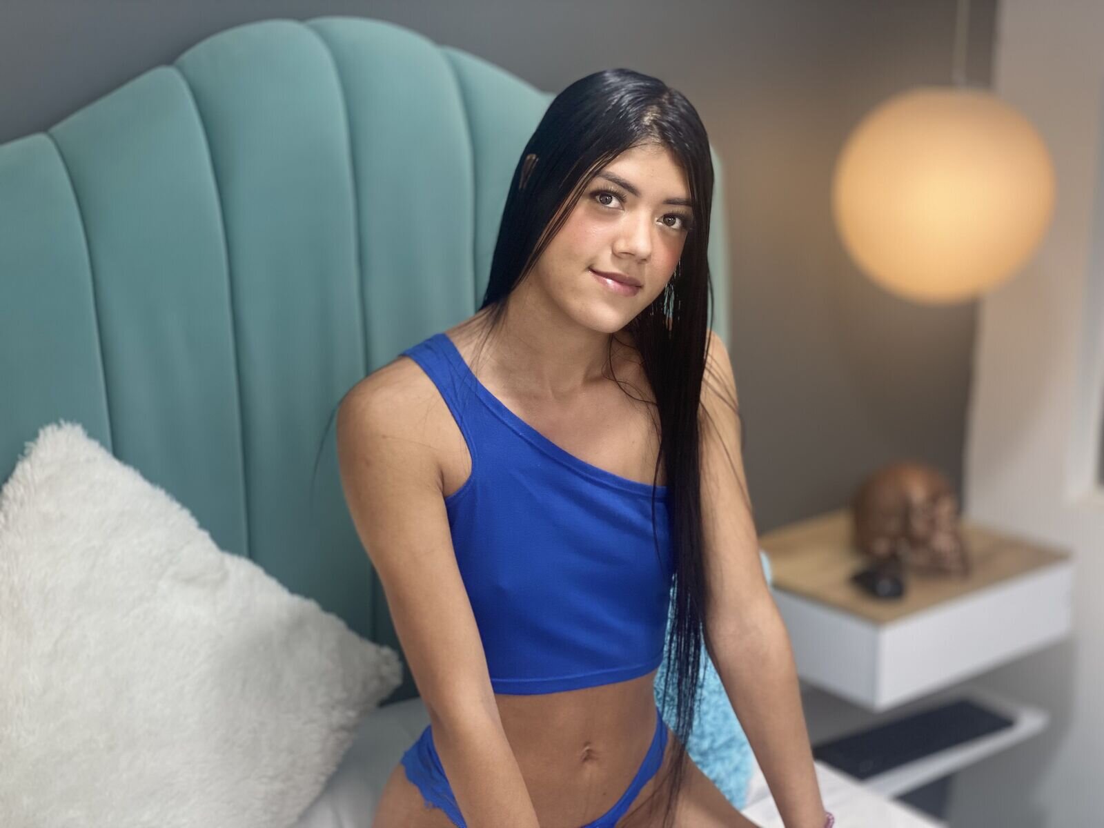 Free Live Sex Chat With SaraCamille