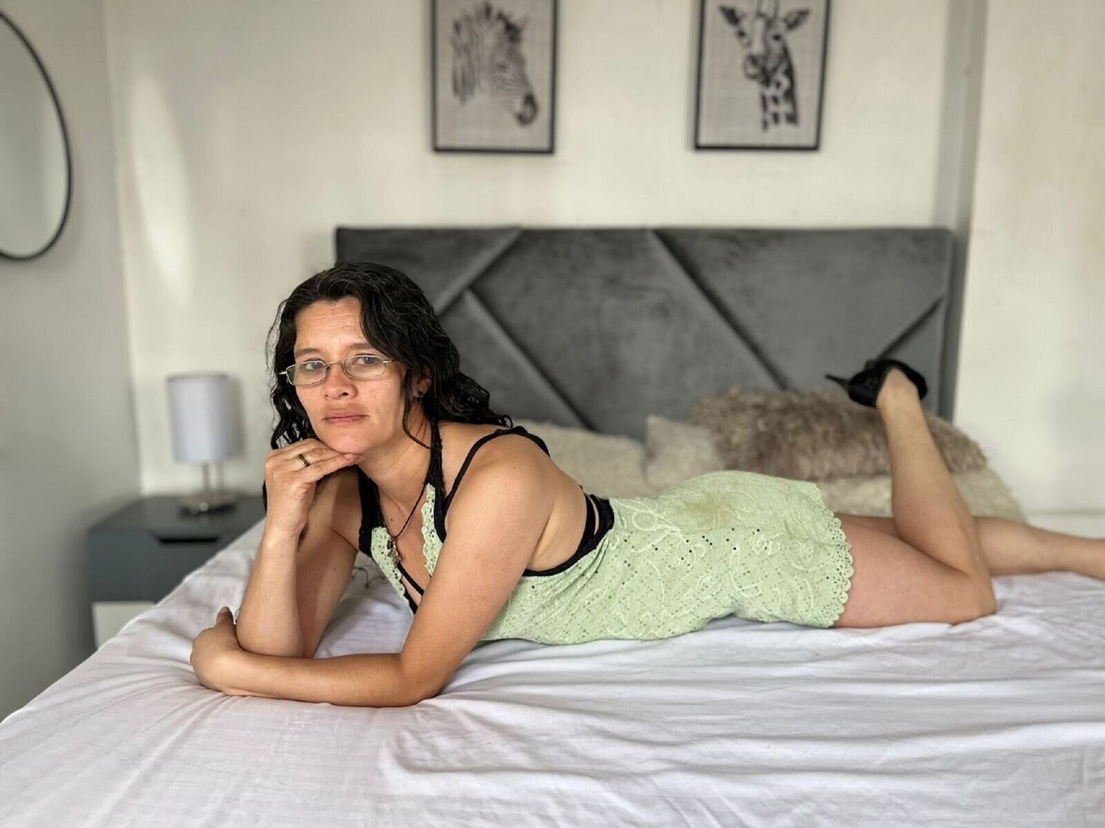 Free Live Sex Chat With SerenLorens