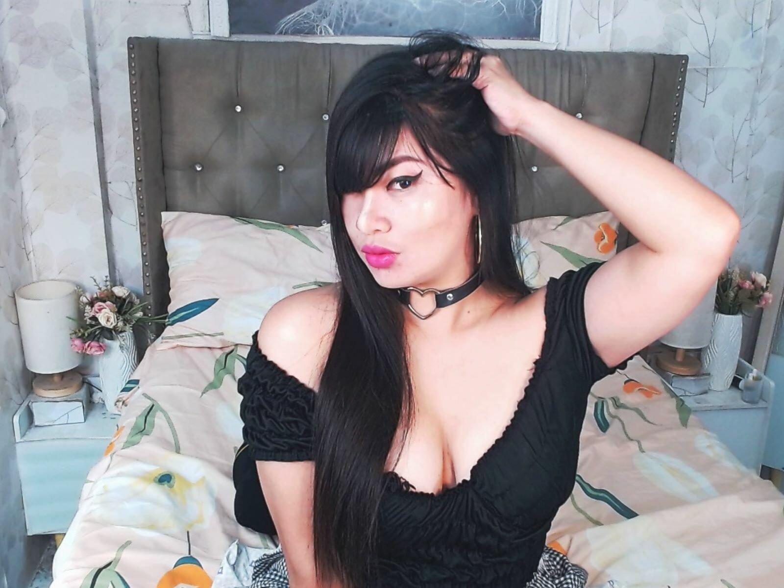 Free Live Sex Chat With SexySayurie