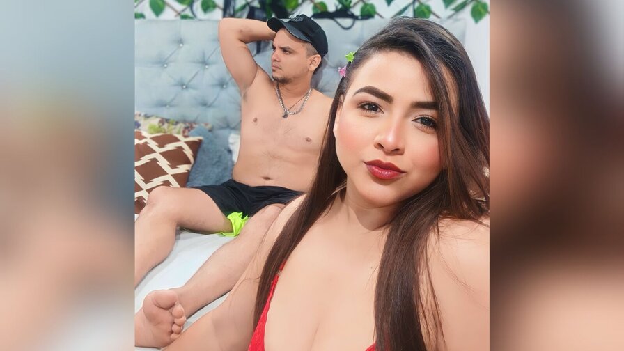 Free Live Sex Chat With SofyandChris